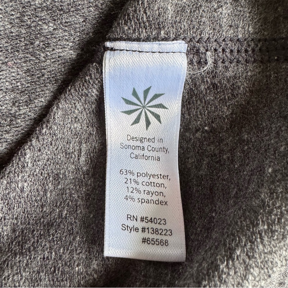 Athleta SoHo skirt in heathered charcoal gray. Size: Medium - Picture 4 of 7